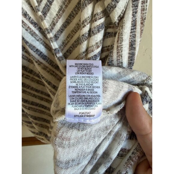 Bobeau 2X Striped Tie Front Faux Wrap Sleeveless Top - Picture 8 of 9